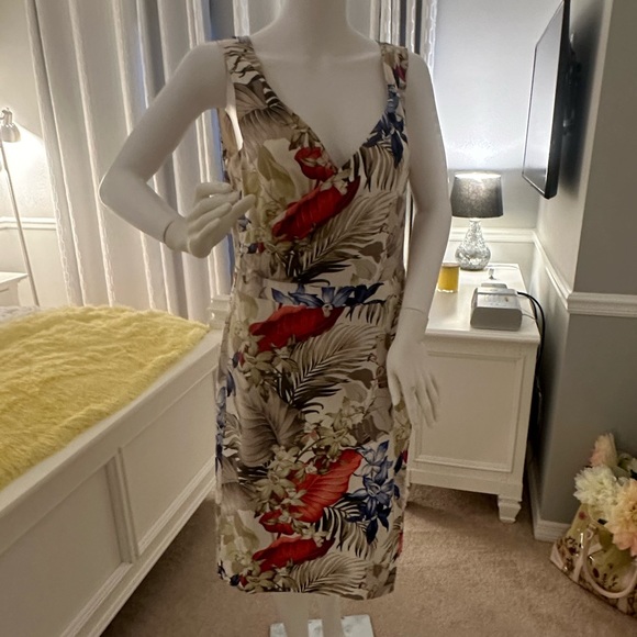 Tommy BAHAMA Floral shift dress. Size 10 fully lined - Picture 1 of 9
